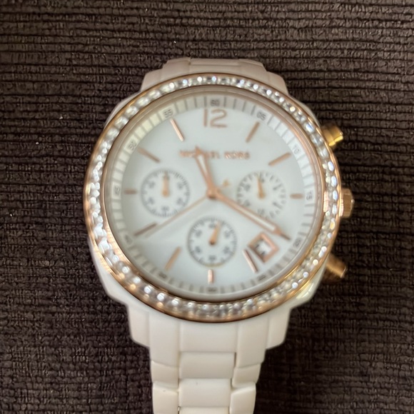 Women’s Michael Kors Watch - Picture 4 of 6